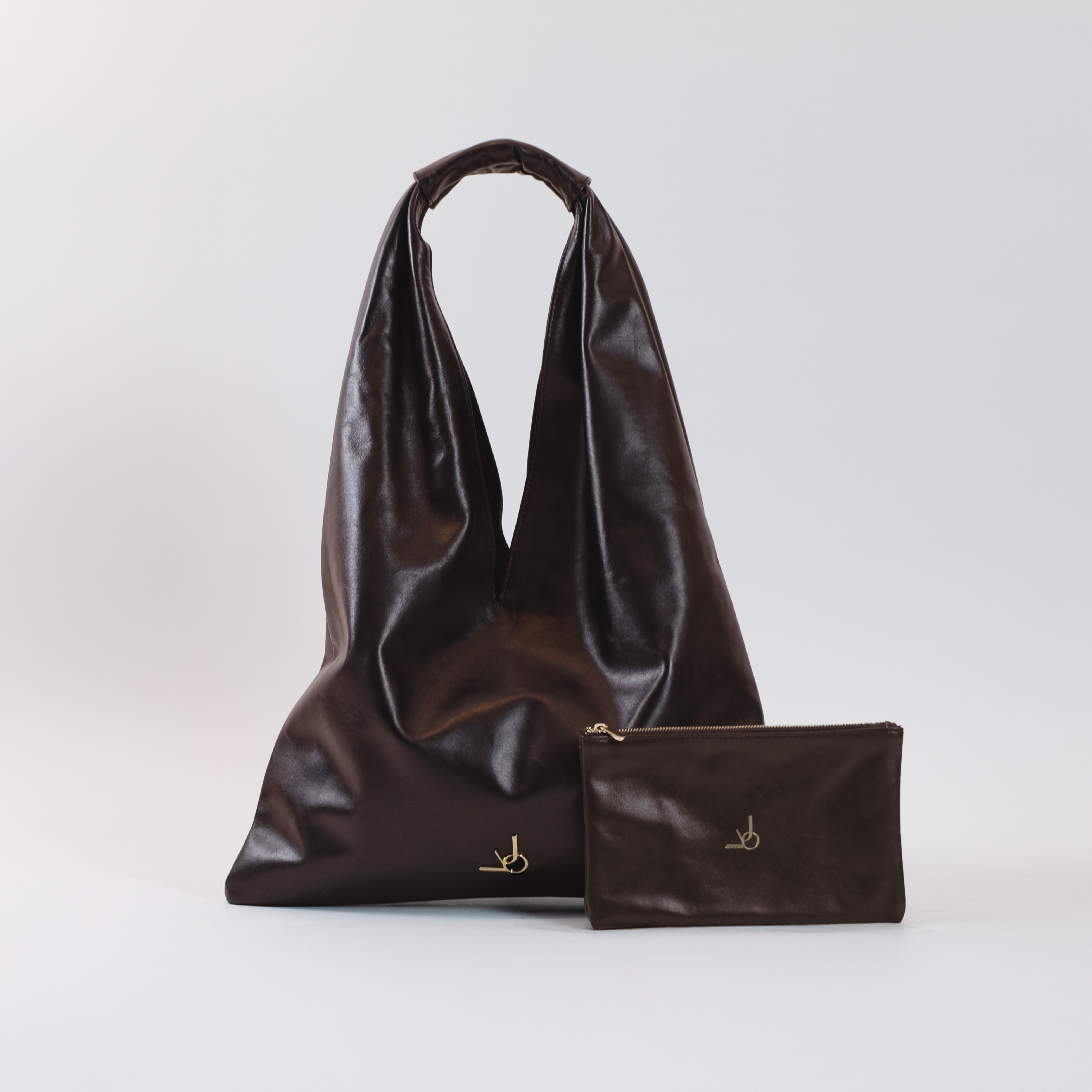 Classic V in Deep Cocoa