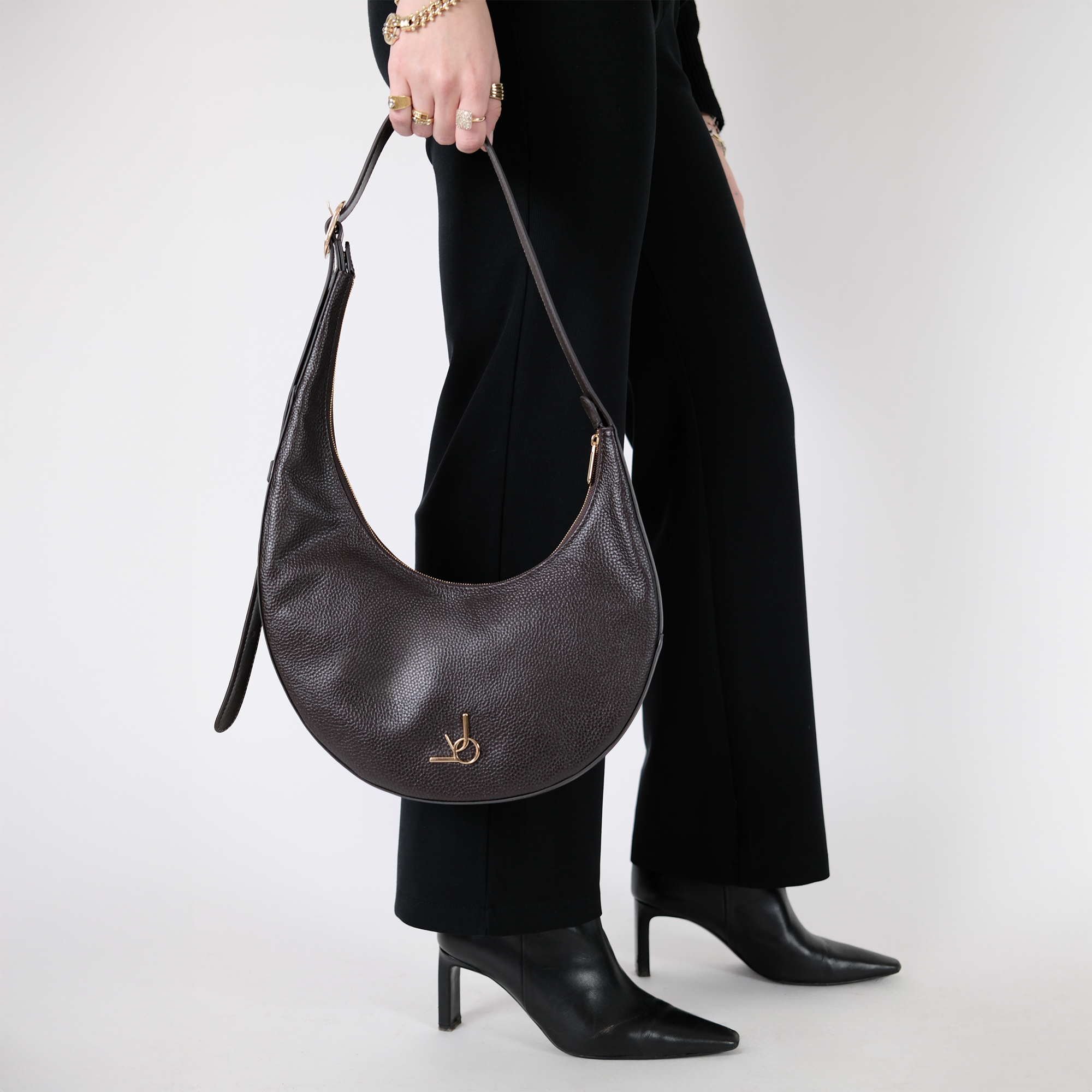 J01 Leather in Dark Brown