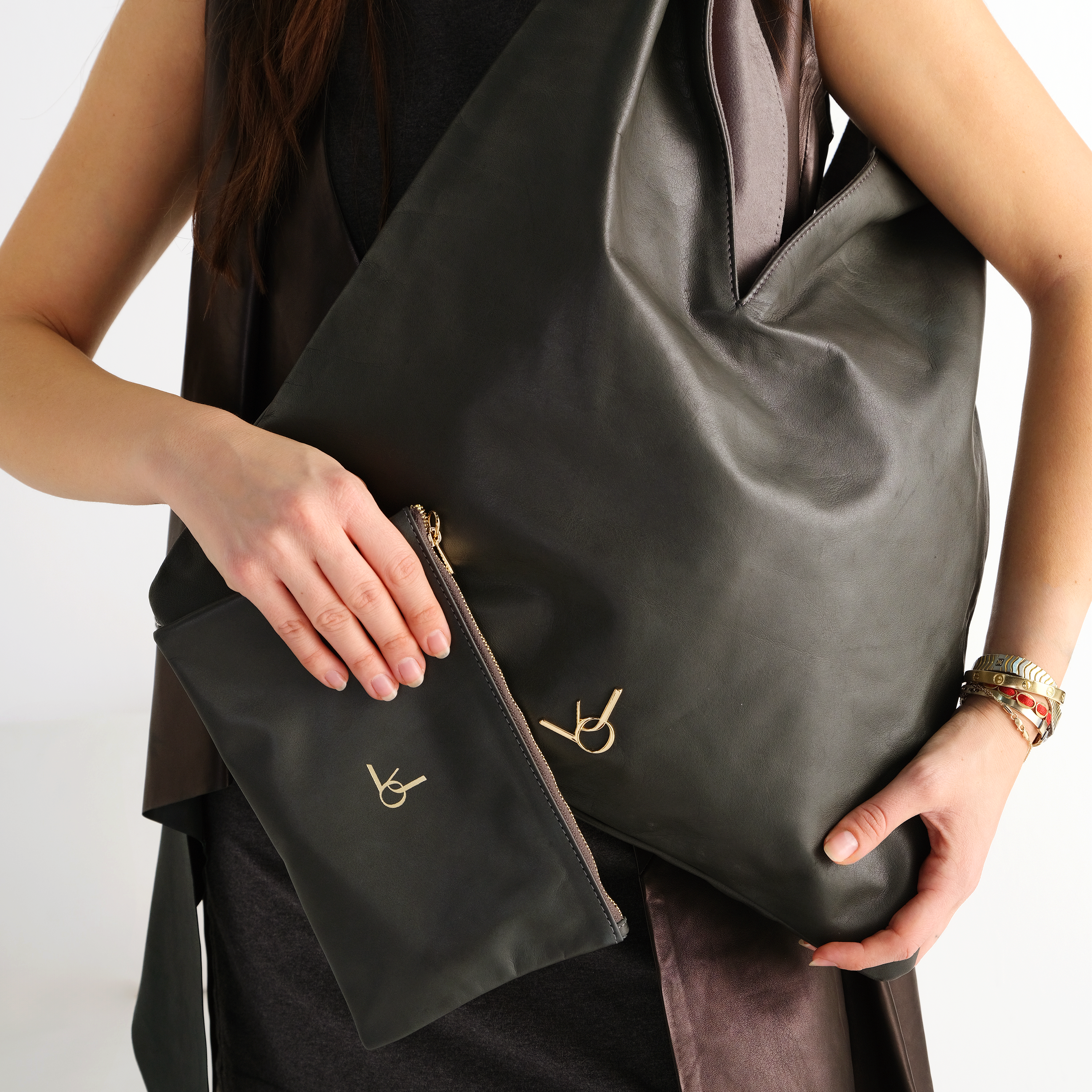 Classic V in Clouded Steel