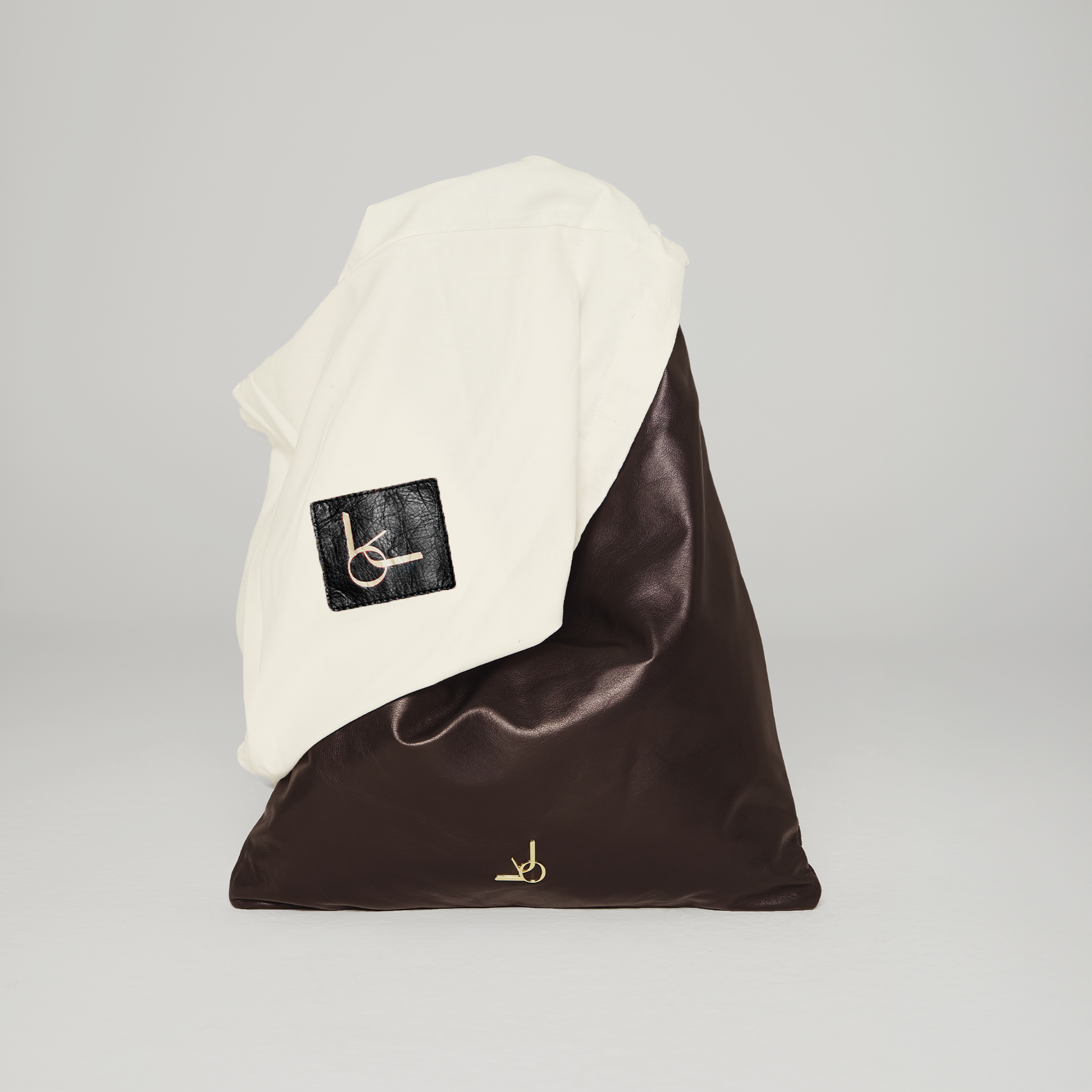 Classic V in Deep Cocoa