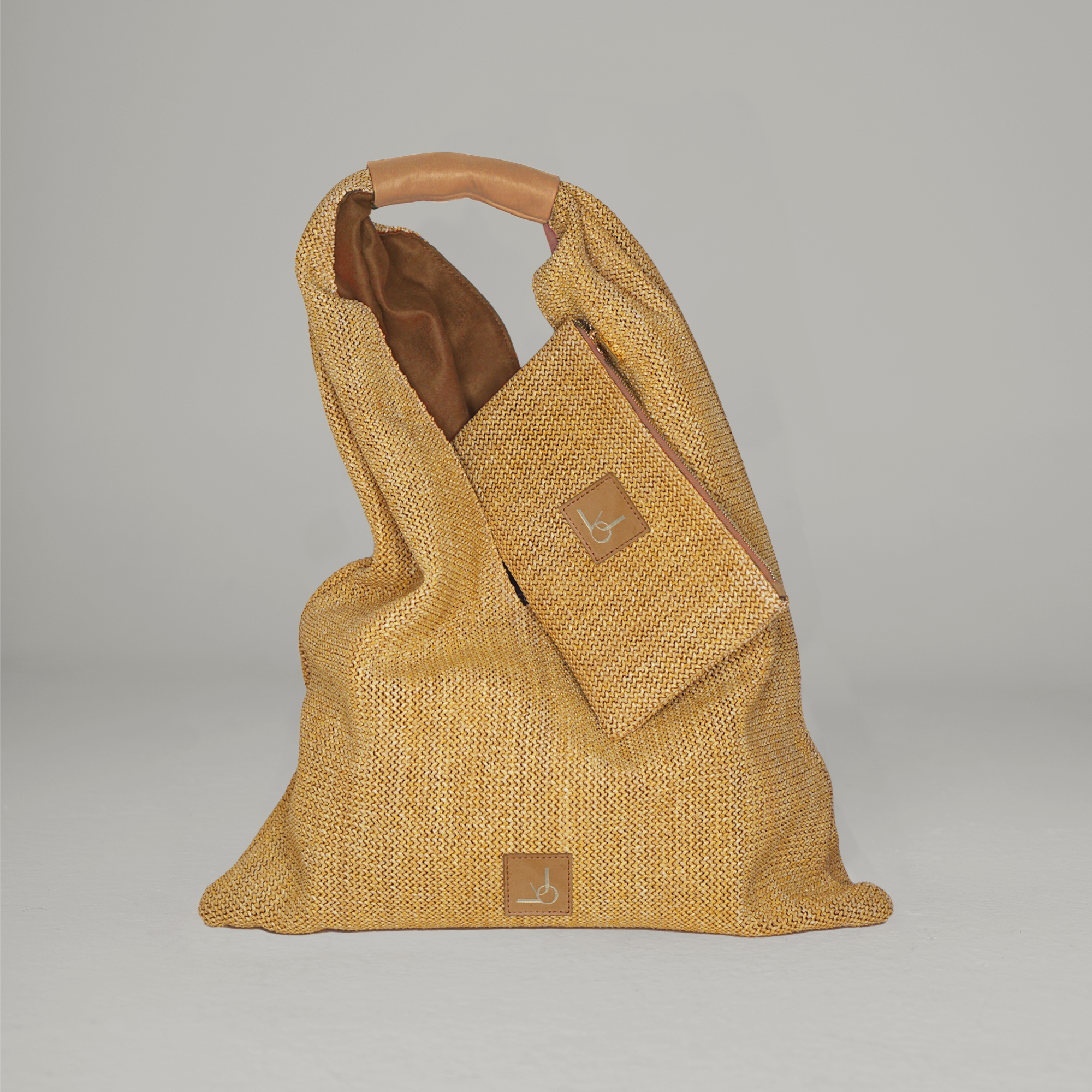 Honey V in Maple