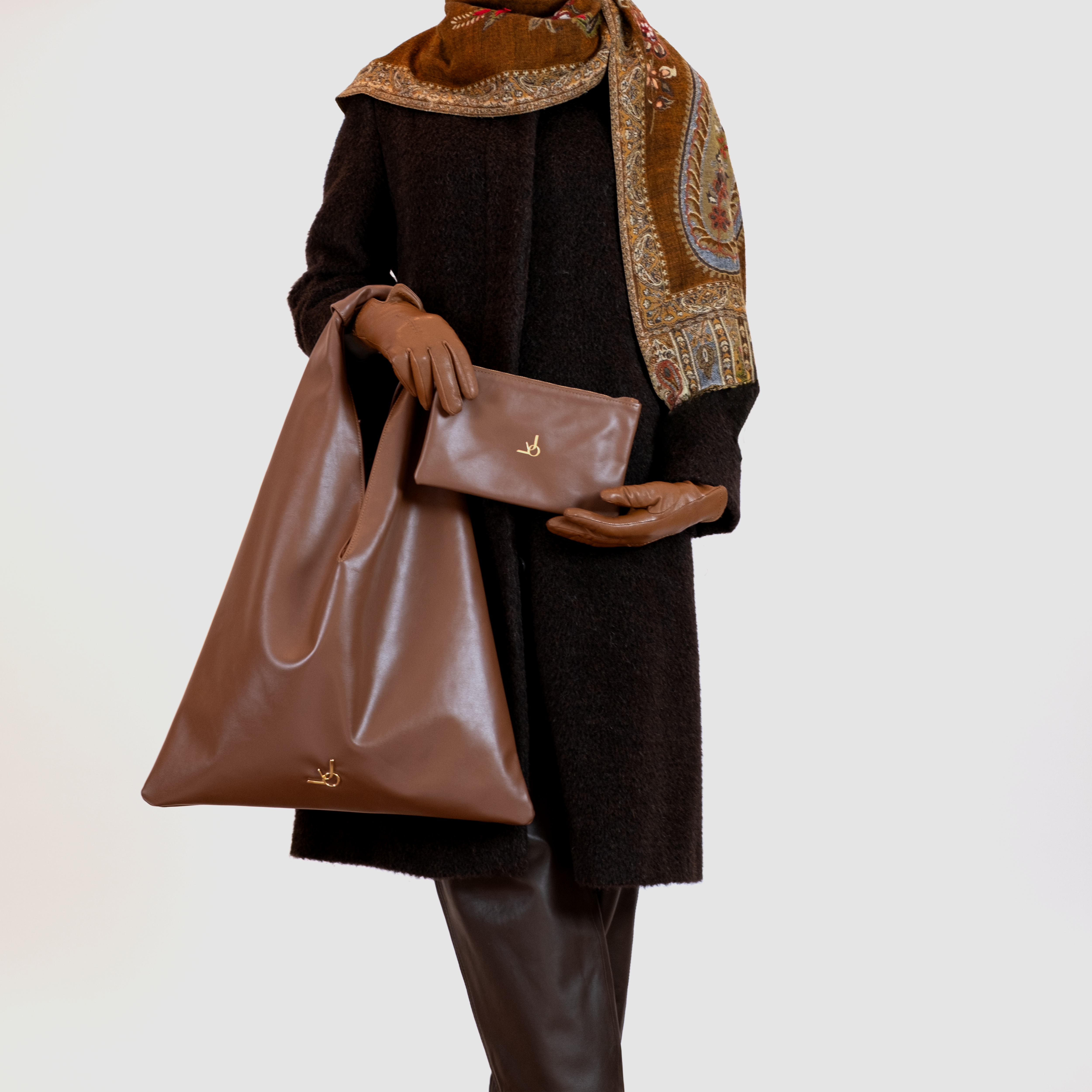 Classic V in Chestnut