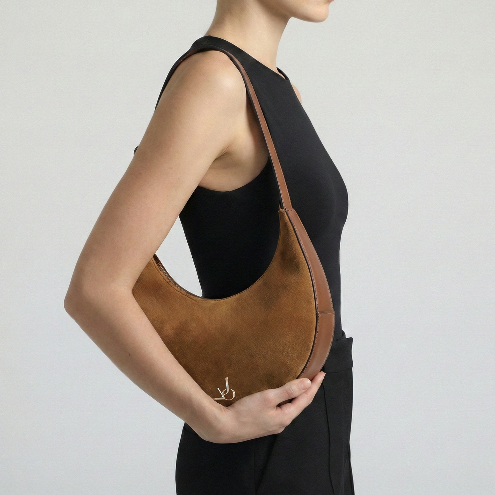 J01 Suede in Chestnut